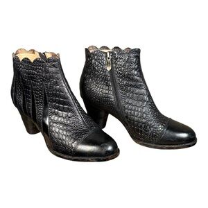 L'ARTISTE EXTROVERT BOOTIE SIZE 7.5